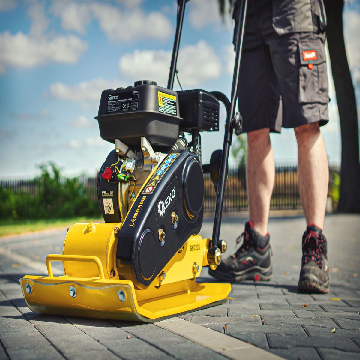 Betoonplaadi pinnasetihendaja CNP80 / 76 kg, Loncin mootor